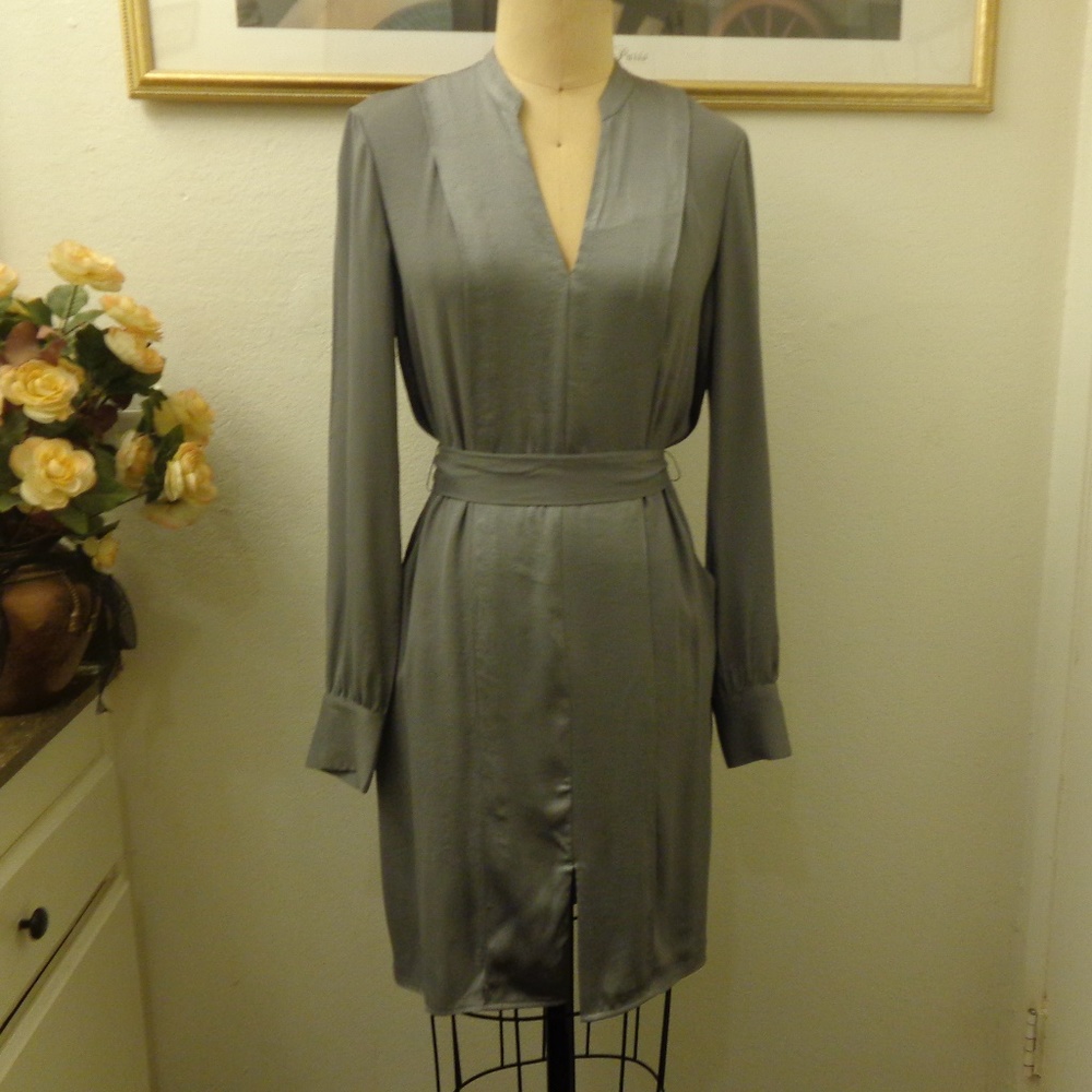 BCBGMaxAzria Gray Long Sleeve Midi Dress